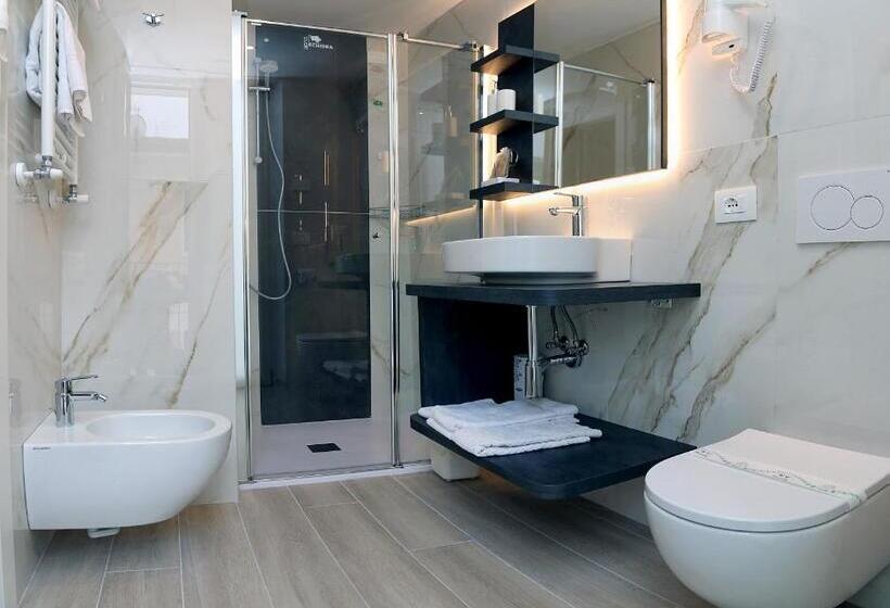 סוויטת ג'וניור עם מרפסת, Orchidea