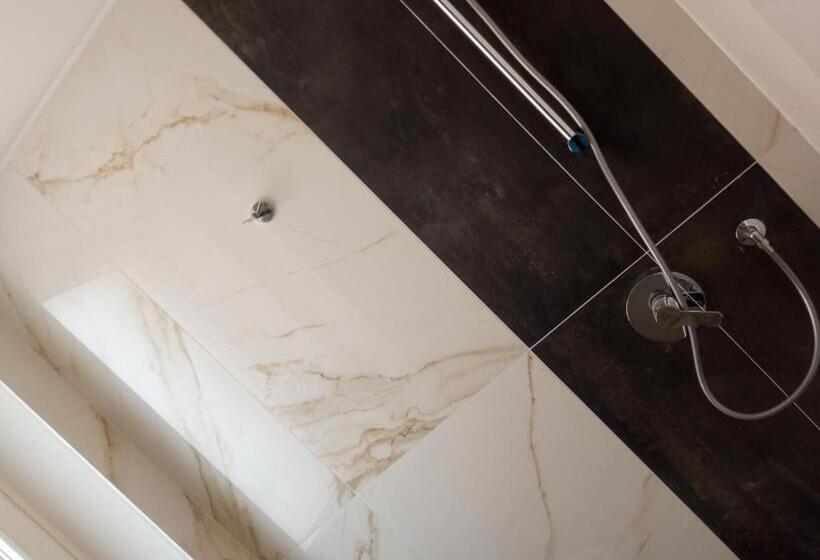 סוויטת ג'וניור, Orchidea