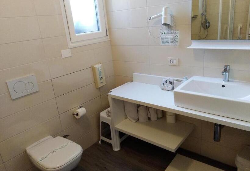 חדר משפחתי, Orchidea