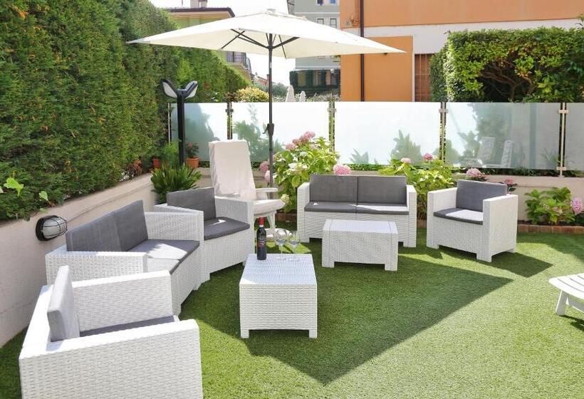 חדר משפחתי, Orchidea