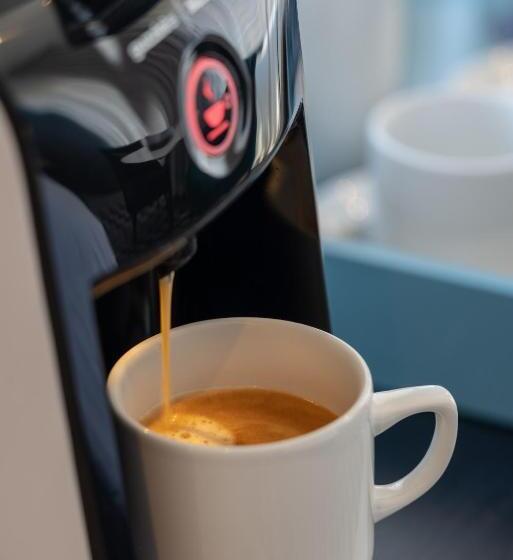 اتاق اجرایی با تخت بزرگ, Pullman Cape Town City Centre