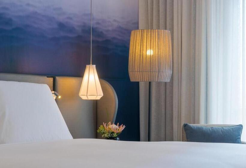 اتاق اجرایی با تخت بزرگ, Pullman Cape Town City Centre