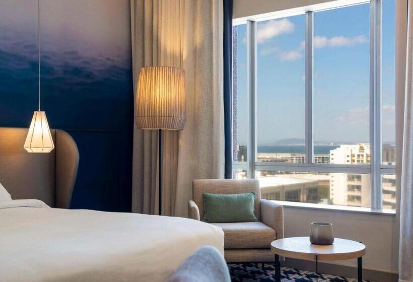 اتاق اجرایی با تخت بزرگ, Pullman Cape Town City Centre