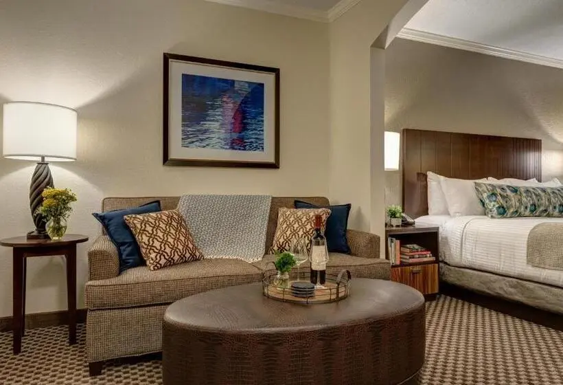 キングサイズベッドのスイートルーム, Garrison Hotel & Suites Dover Portsmouth, Ascend Hotel Collection