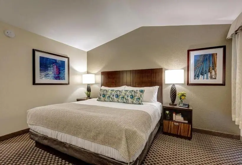 身障者適用キングサイズベッドルーム, Garrison Hotel & Suites Dover Portsmouth, Ascend Hotel Collection