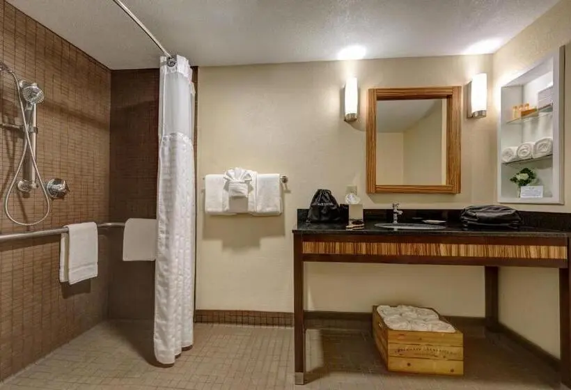 身障者適用スタンダードルーム, Garrison Hotel & Suites Dover Portsmouth, Ascend Hotel Collection