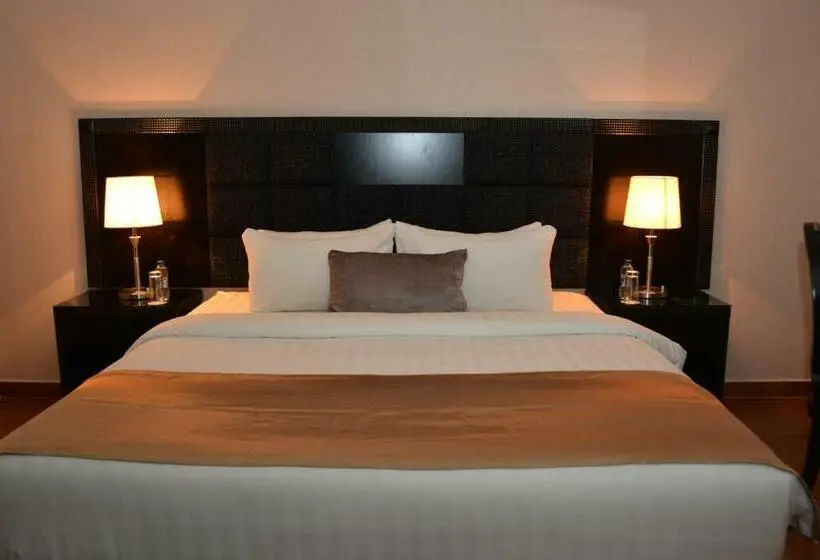 اتاق لوکس با بالکن, Tilal Almadina Hotel & Suites