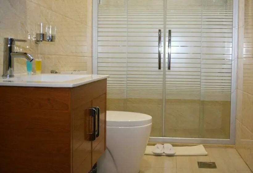 سوییت اجرایی, Tilal Almadina Hotel & Suites