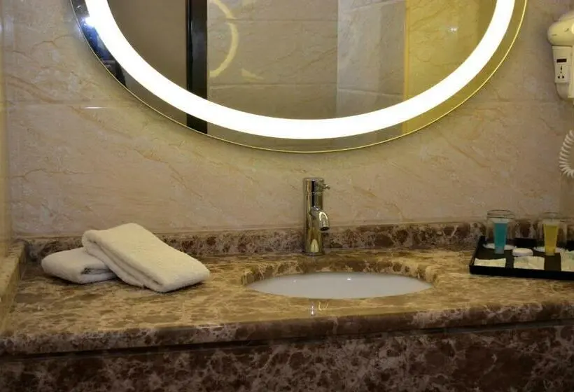 اتاق لوکس با بالکن, Tilal Almadina Hotel & Suites