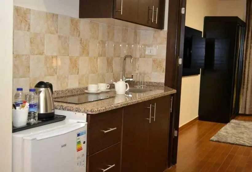 سوییت اجرایی, Tilal Almadina Hotel & Suites