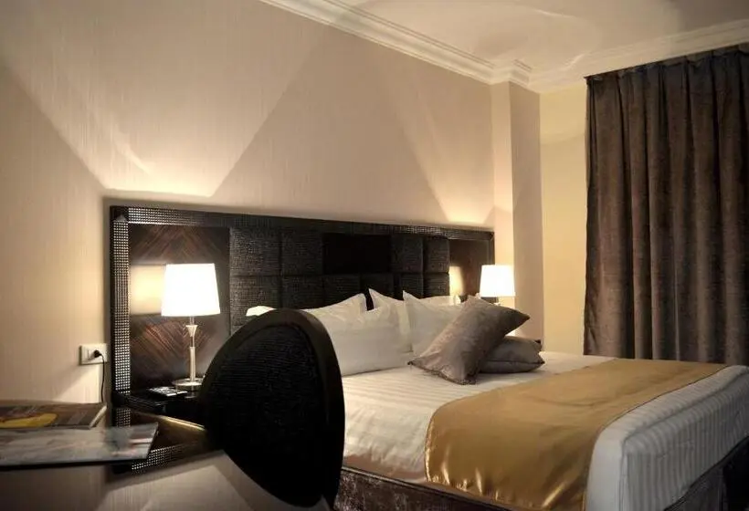 سوییت خانوادگی, Tilal Almadina Hotel & Suites