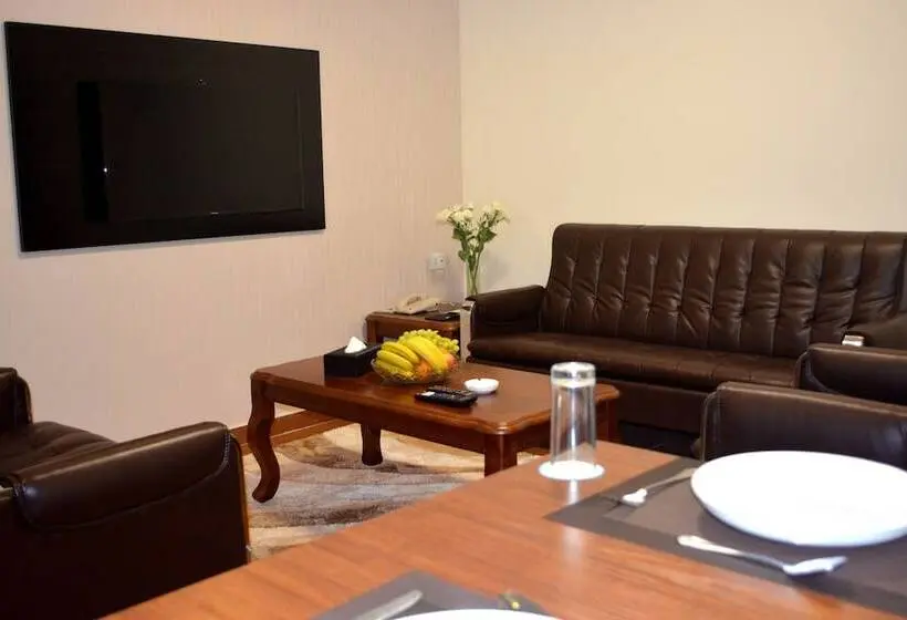 سوییت لوکس, Tilal Almadina Hotel & Suites