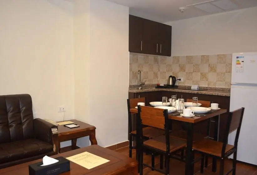 سوییت خانوادگی, Tilal Almadina Hotel & Suites