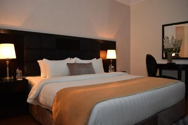 سوییت لوکس, Tilal Almadina Hotel & Suites