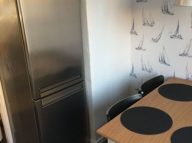 Appartamento 1 Camera da Letto con Balcone, Gävle Pendlarlägenhet