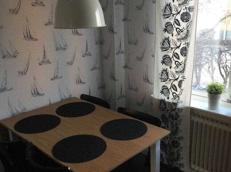 Appartamento 1 Camera da Letto con Balcone, Gävle Pendlarlägenhet