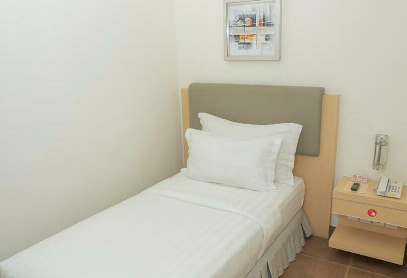 Номер Стандарт Индивидуальный, D Primahotel Airport Jakarta Terminal 1a