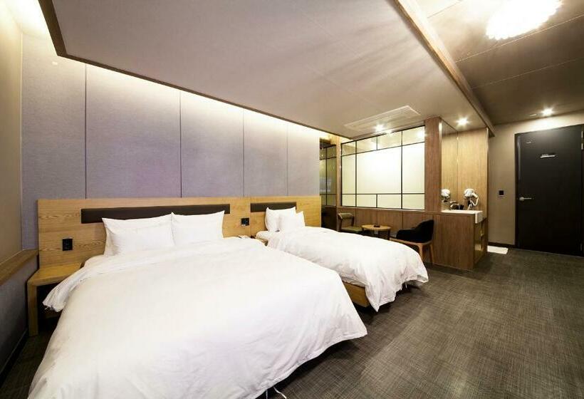 غرفة قياسية, Jinju Kai