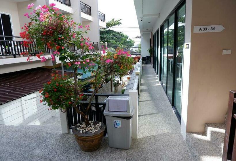 디럭스 룸, Kata Beachwalk Hotel And Bungalows