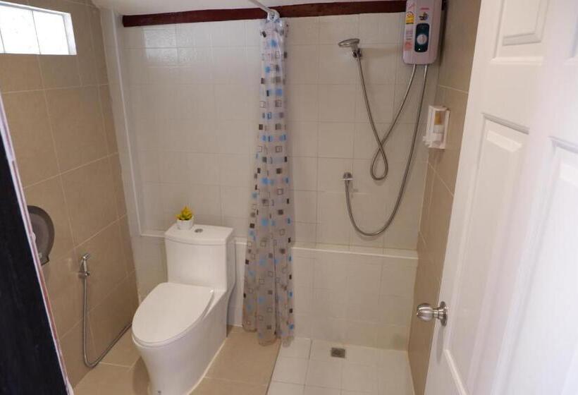 스탠다드 방갈로 정원 전망, Kata Beachwalk Hotel And Bungalows