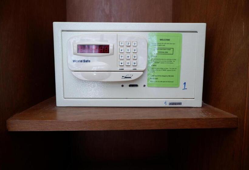 스탠다드 방갈로 정원 전망, Kata Beachwalk Hotel And Bungalows