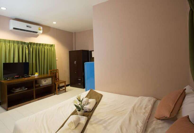 스탠다드 방갈로 정원 전망, Kata Beachwalk Hotel And Bungalows