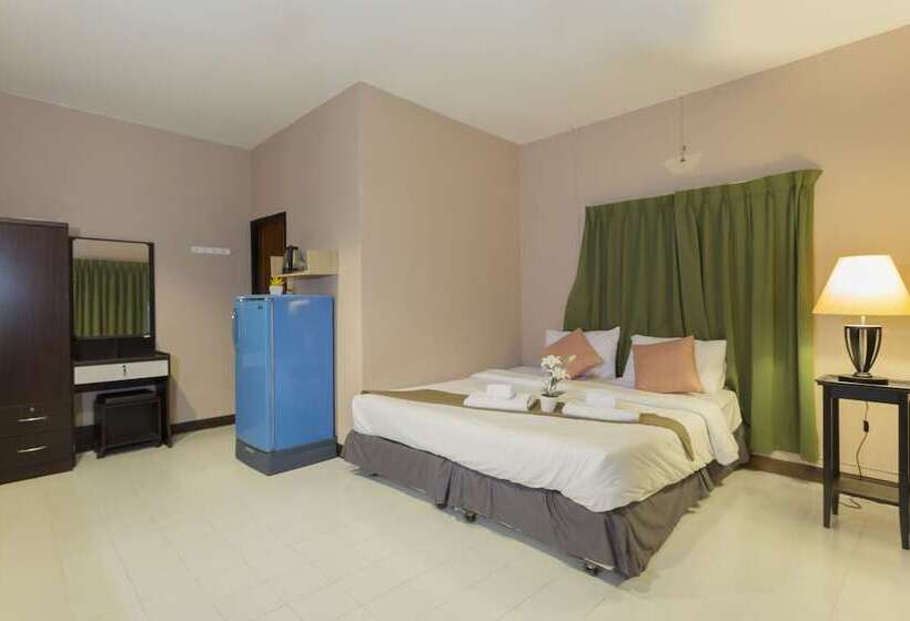 스탠다드 방갈로 정원 전망, Kata Beachwalk Hotel And Bungalows