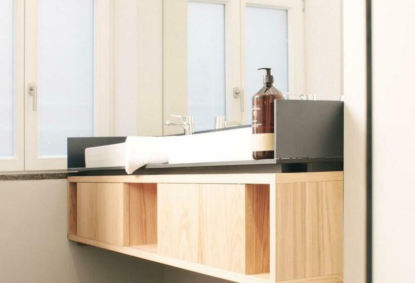 Апартаменты Комфорт 1 Спальня, Melter Hotel & Apartments   A Neighborhood