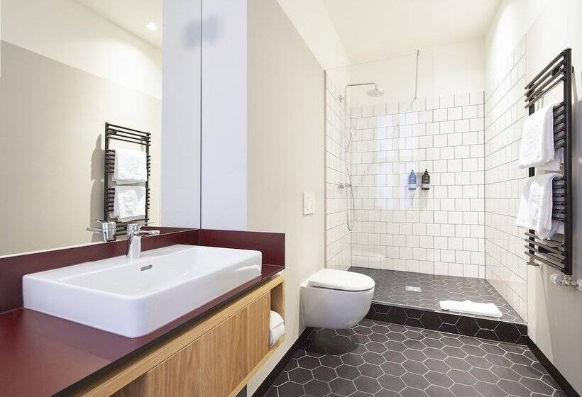 Апартаменты Комфорт 1 Спальня, Melter Hotel & Apartments   A Neighborhood