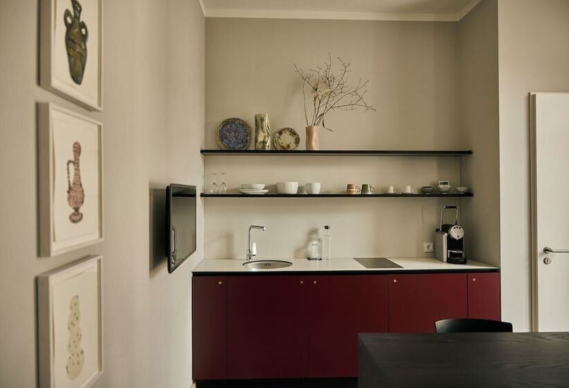 Апартаменты Комфорт 1 Спальня, Melter Hotel & Apartments   A Neighborhood