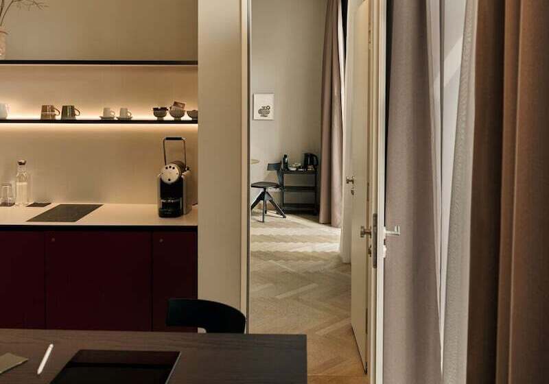 Апартаменты Комфорт 1 Спальня, Melter Hotel & Apartments   A Neighborhood