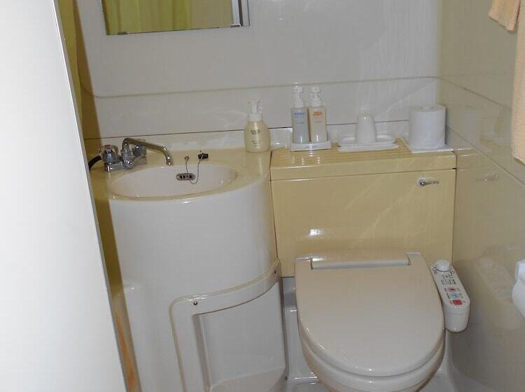 标准单人间, New Central Hotel Katsuta