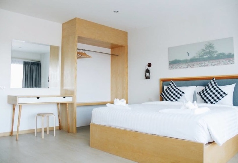 디럭스 룸 킹사이즈 침대, Phukaning