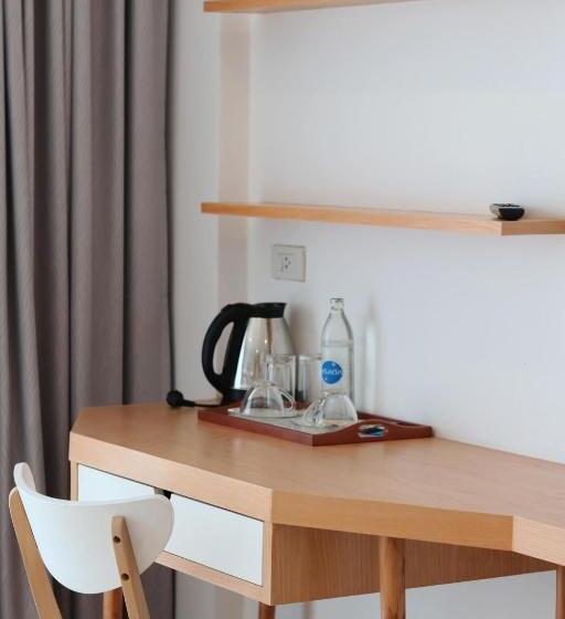 디럭스 트리플 룸, Phukaning