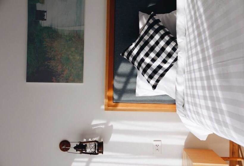 디럭스 룸 킹사이즈 침대, Phukaning