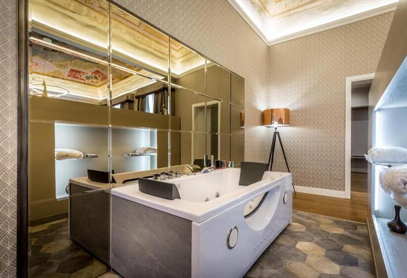 سوئیت پرزیدنت, Martelli 6 Suite & Apartments