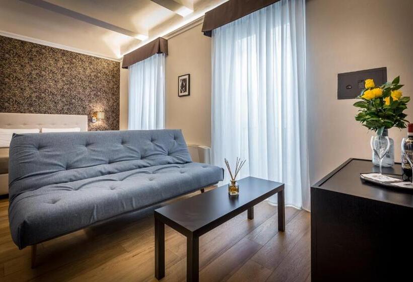 اتاق سوپریور سه تخته, Martelli 6 Suite & Apartments