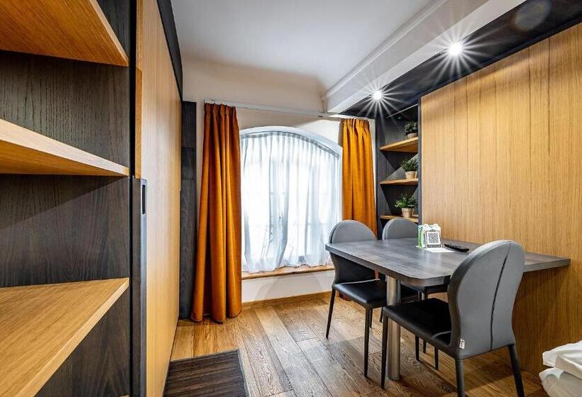 استودیوی استاندارد, Martelli 6 Suite & Apartments