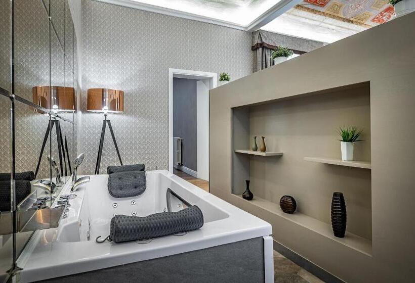 سوئیت پرزیدنت, Martelli 6 Suite & Apartments