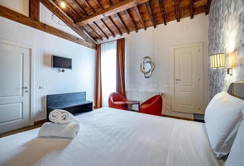 سوئیت پریمیوم, Martelli 6 Suite & Apartments