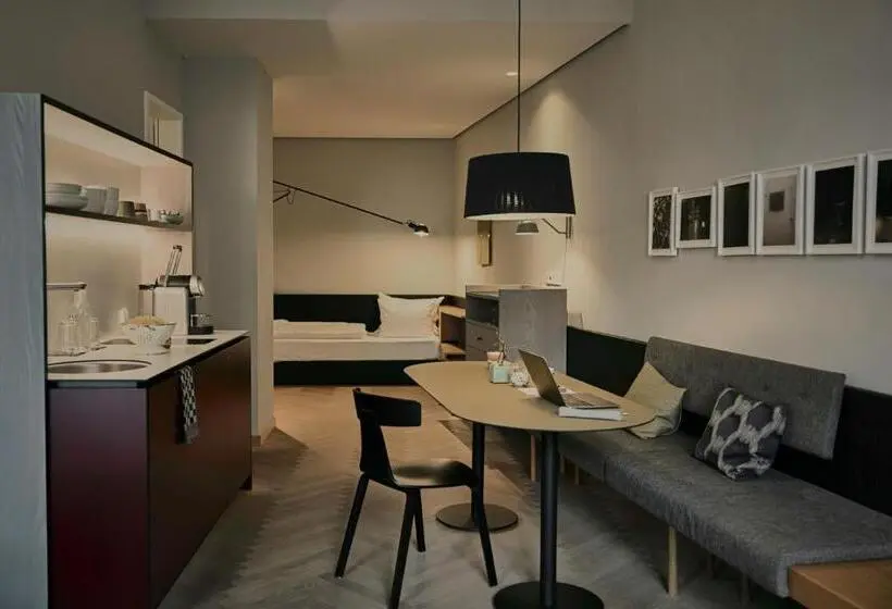 آپارتمان لوکس 1 خوابه, Melter Hotel & Apartments   A Neighborhood