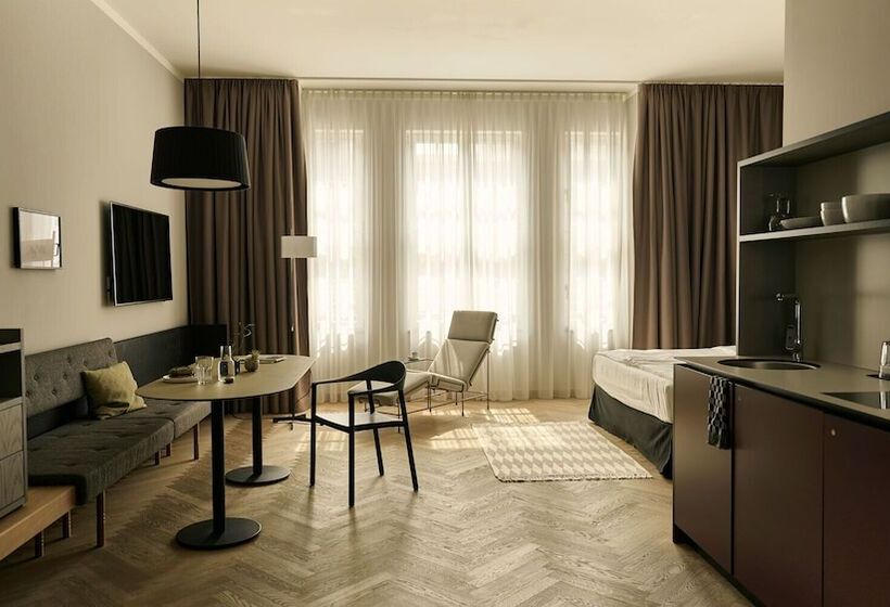 Апартаменты Комфорт 1 Спальня, Melter Hotel & Apartments   A Neighborhood