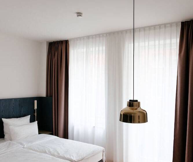 Апартаменты Комфорт 1 Спальня, Melter Hotel & Apartments   A Neighborhood