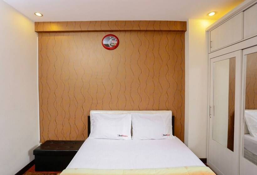 Standart Oda, Redliving Apartemen The Suites Metro   Mary Tower E