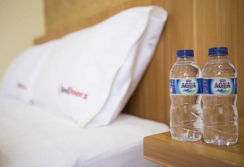 Standart Oda, Redliving Apartemen The Suites Metro   Mary Tower E