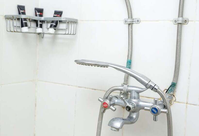 Standart Oda, Redliving Apartemen The Suites Metro   Mary Tower E