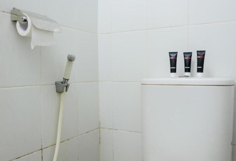 Standart Oda, Redliving Apartemen The Suites Metro   Mary Tower E