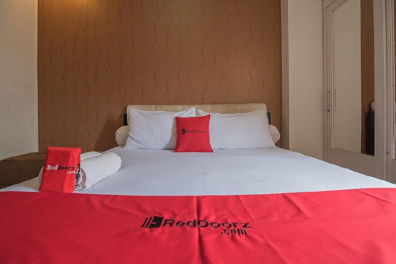 Standart Oda, Redliving Apartemen The Suites Metro   Mary Tower E