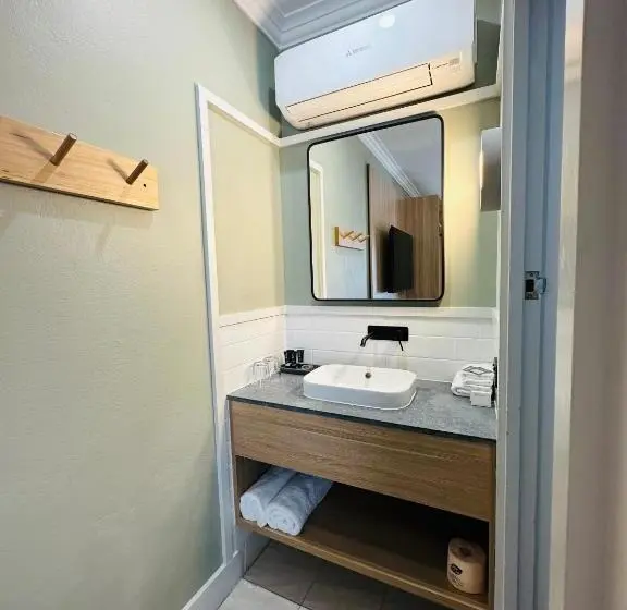 Deluxe-perhehuone, Royal Hotel Motel