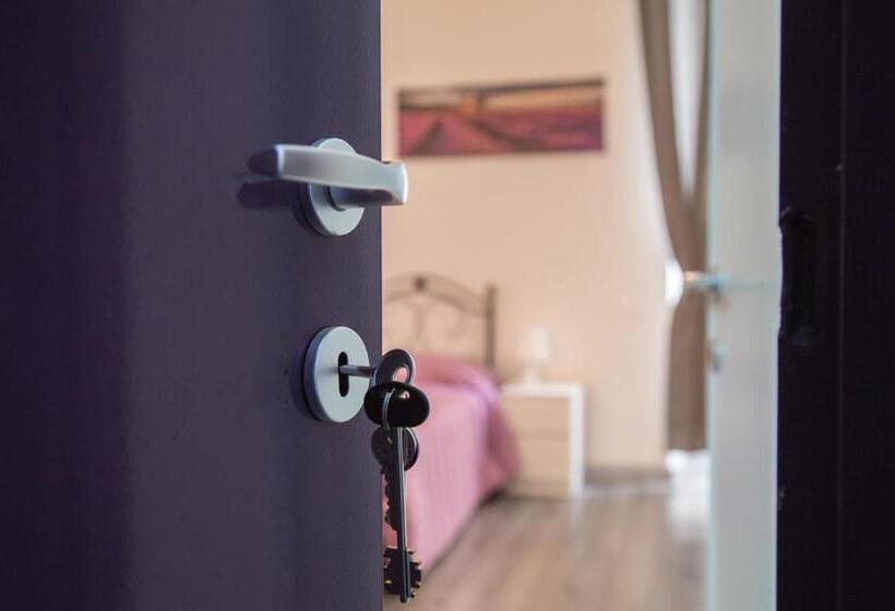 غرفة قياسية رباعية, Tra L Etna E Il Mare B&b